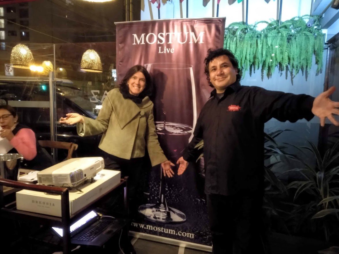 Participantes durante una experiencia Mostum Live