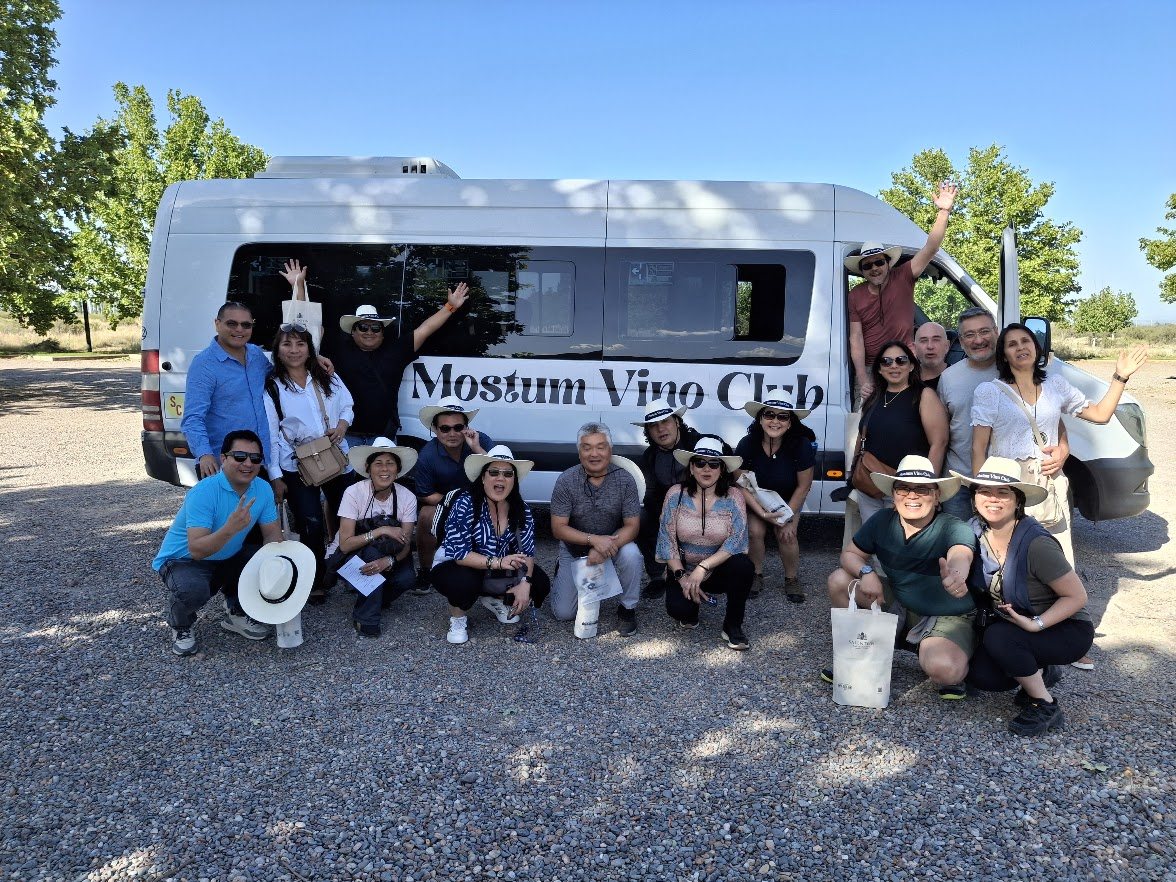 Viaje en grupo de Mostum Vino Club a bodegas
